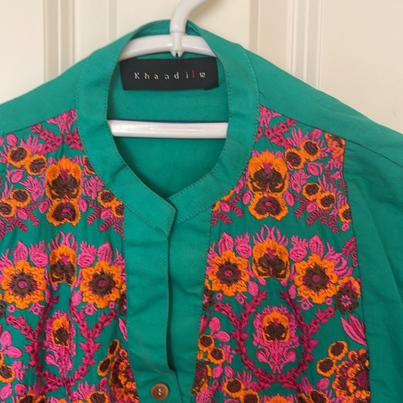 Khaadi Pakistani Indian embroidered kurta. - Picture 2 of 9